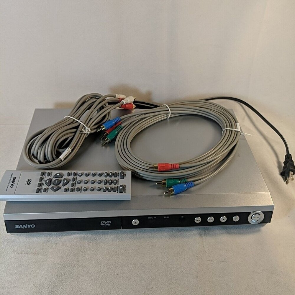 Sanyo DVD-SL50 SL-50 Progressive Scan DVD Player with Remote TESTED Silver WORKS